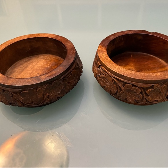 Dining A Set Of Two Hand Carved Walnut Wood Chinar Maple Leaf